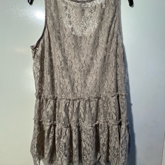 Black Lily Star Top - Picture 5 of 7